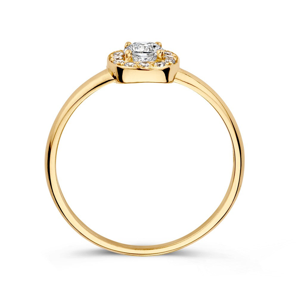 De Excellent Jewelry Geelgouden Ring met ronde zirkoon in vierkante zetkast en halo - 14 karaat geelgoud, afgebeeld vanaf de zijkant op een witte achtergrond.