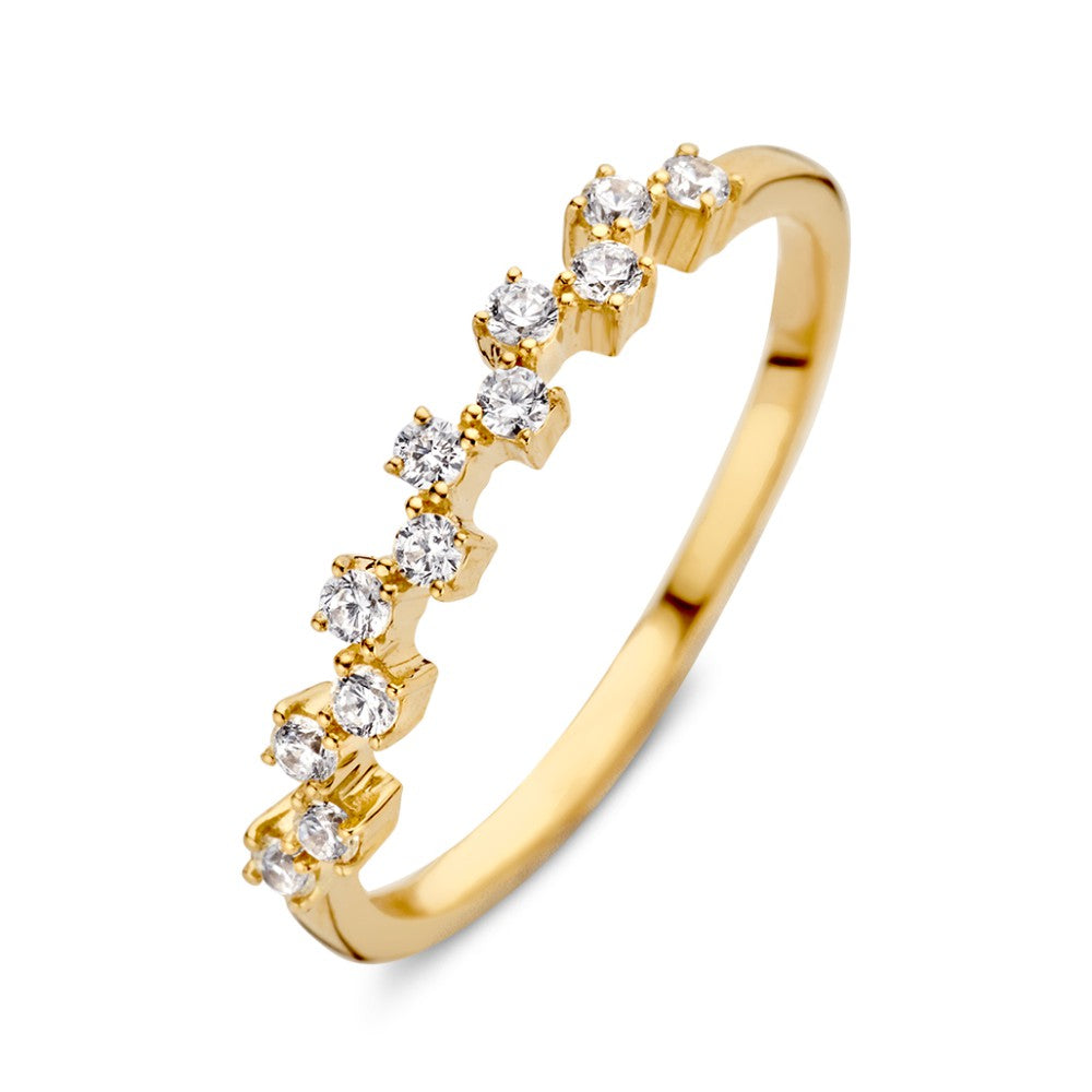 Fijne geelgouden ring met fonkelende zirkonia's in een golvende setting.
