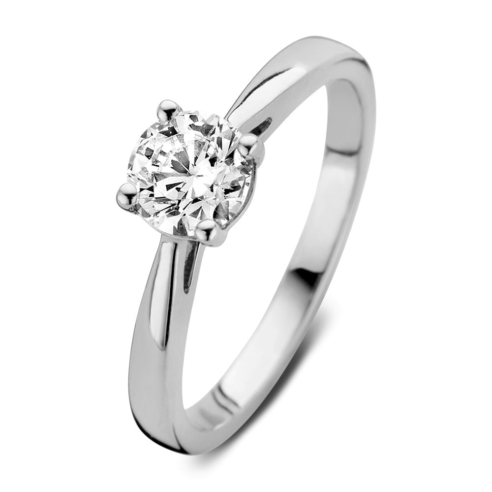 Witgouden ring met een ronde diamant van 0,75 crt in een klassieke zetting.
