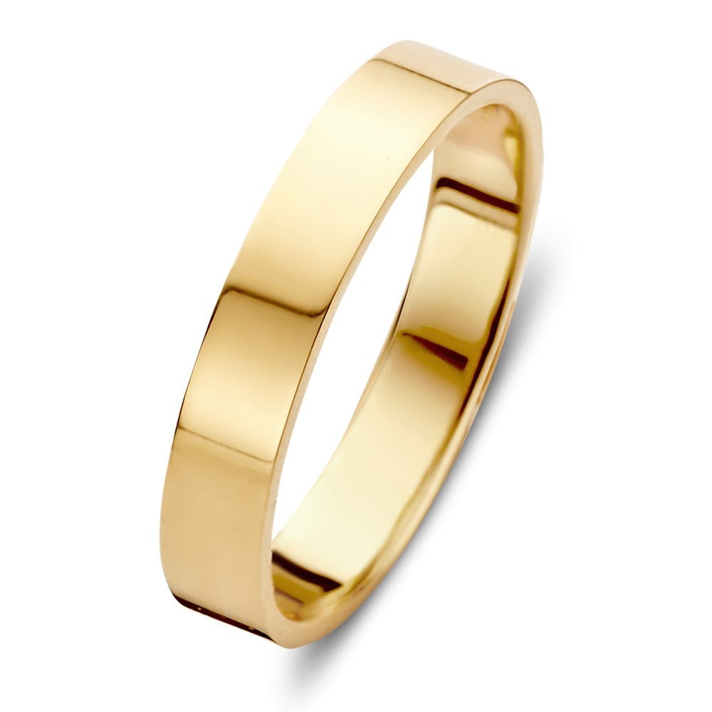 Geelgouden ring van 4 mm breed met een gladde, glanzende afwerking.