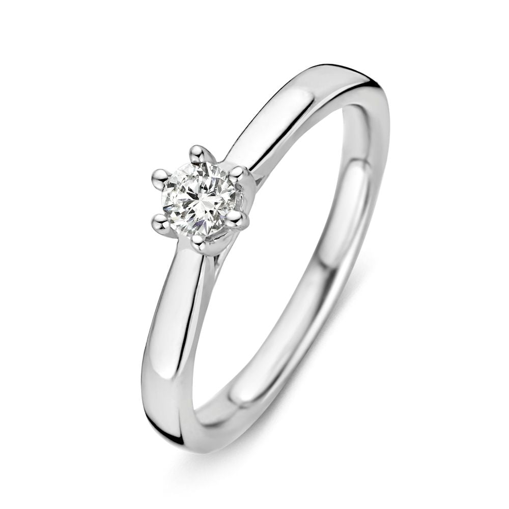 Witte gouden ring met een briljante diamant van 0,24 karaat in een eenvoudige zetting.