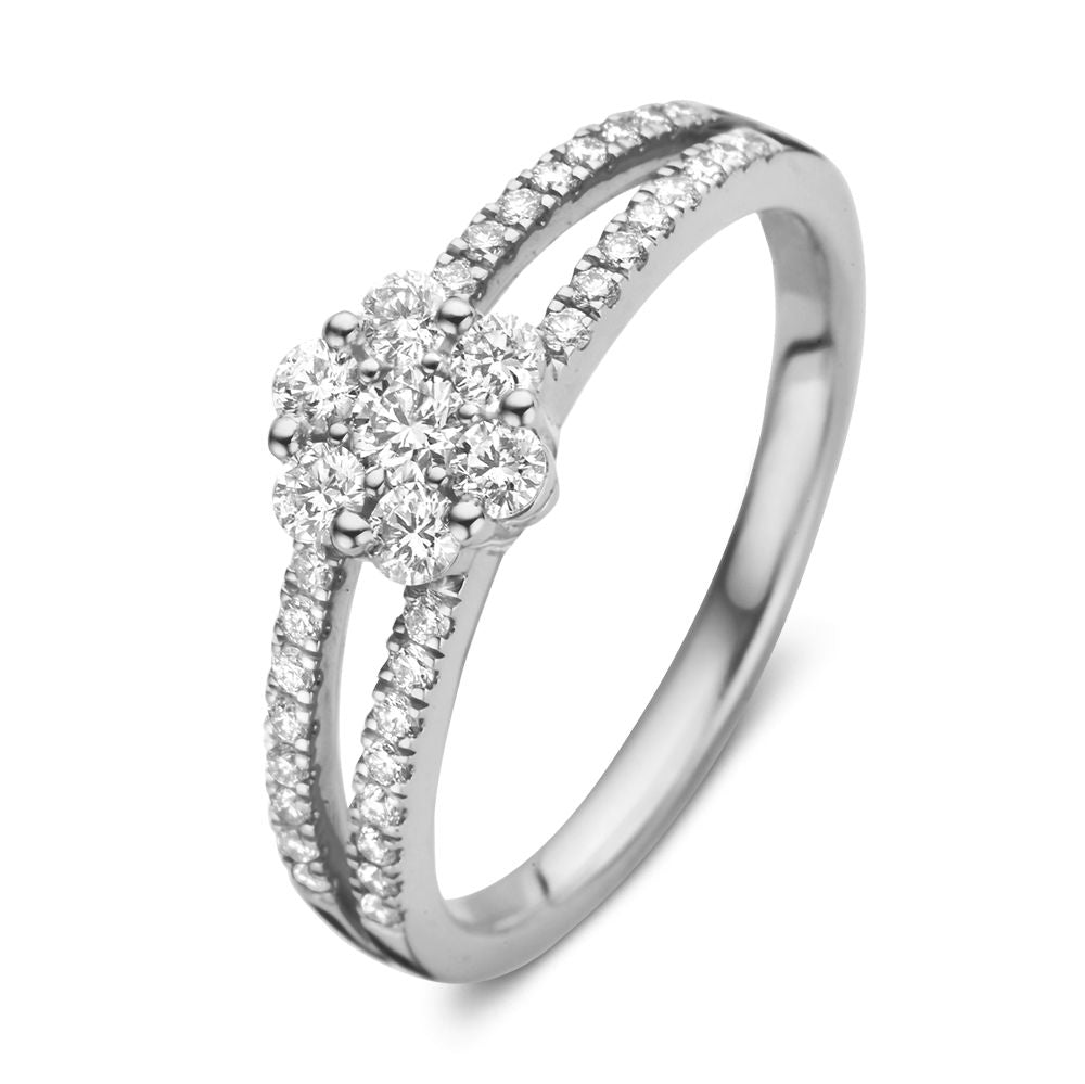 Witte gouden ring met vierkante setting en drijvende diamanten, bezet met briljanten.
