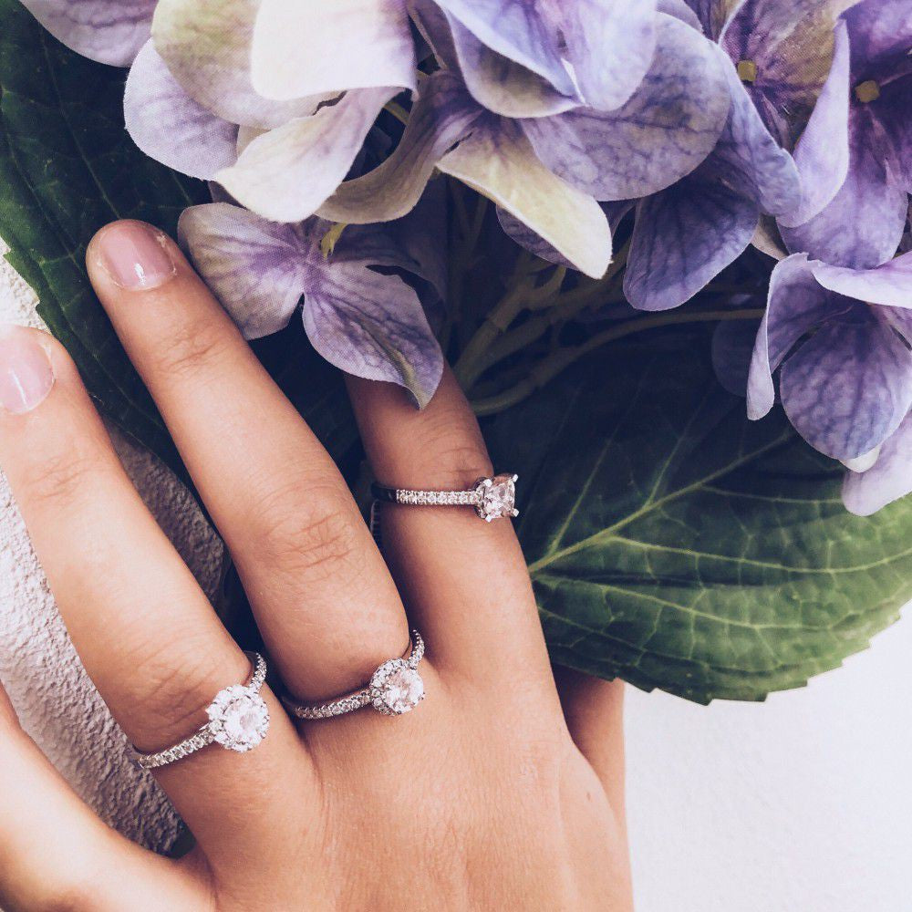 Elegant White Gold Ring with Morganite and Brilliant Cut Diamonds – 0.32 Carat