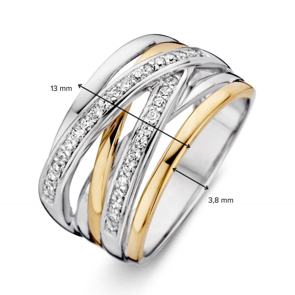 De Zilveren Damesring met 14 Karaat Geel Gouden Zetting en Witte Zirkonia van Excellent Jewelry combineert tijdloos design met twee rijen schitterende zirkonia. De ring is 13 mm breed en 3,8 mm dik voor een opvallend elegante uitstraling.