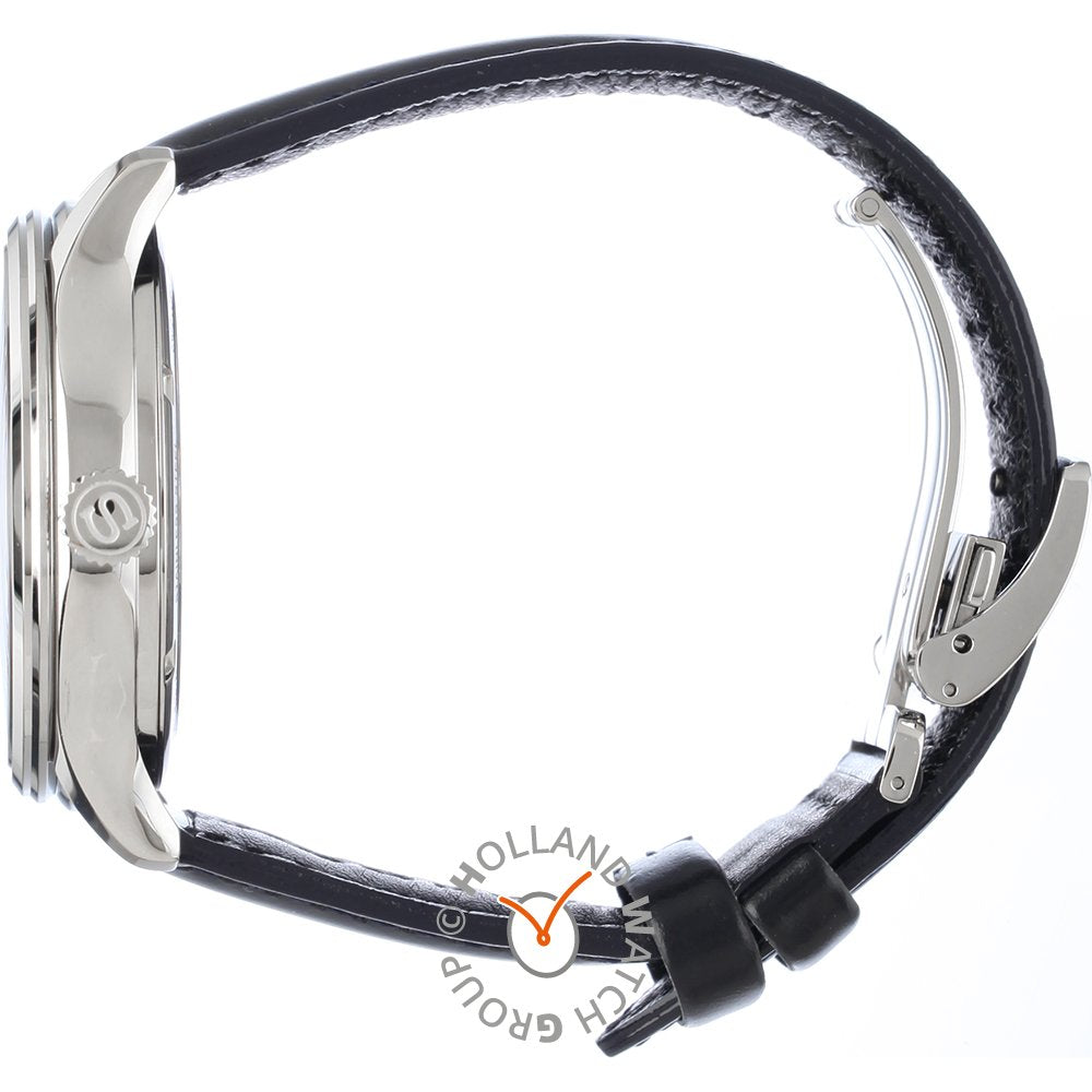 Zijaanzicht van de Seiko heren horloge SSA421J1 met zwarte leren band, zilveren kast, zichtbare sluiting en saffierglas. Het logo van de Holland Watch Group is gedeeltelijk bedekt aan de onderkant op een witte achtergrond.