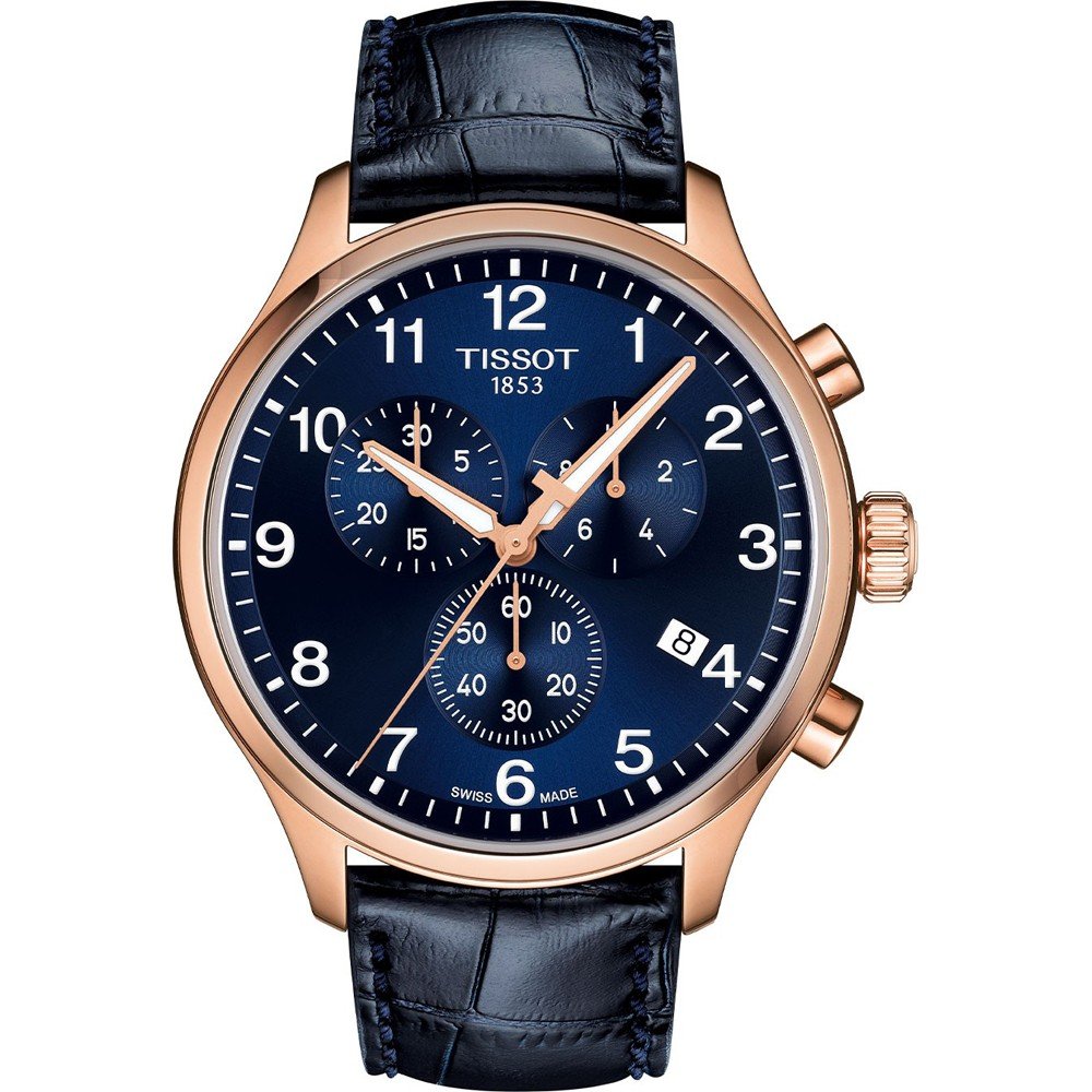 Roségouden chronograaf met een blauwe wijzerplaat en leren band.