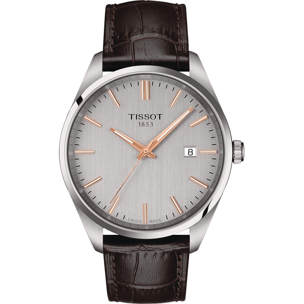 Zilveren horloge met een lichtgrijze wijzerplaat, roségouden indexen en een bruine leren band.