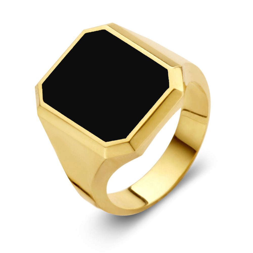 De Massieve 14 Karaat Gele Gouden Zegelring voor Heren met Zwarte Onyx Steen van Excellent Jewelry heeft een grote, vlakke zwarte onyx en valt op door het gladde, gepolijste ontwerp en de stoere, moderne uitstraling.
