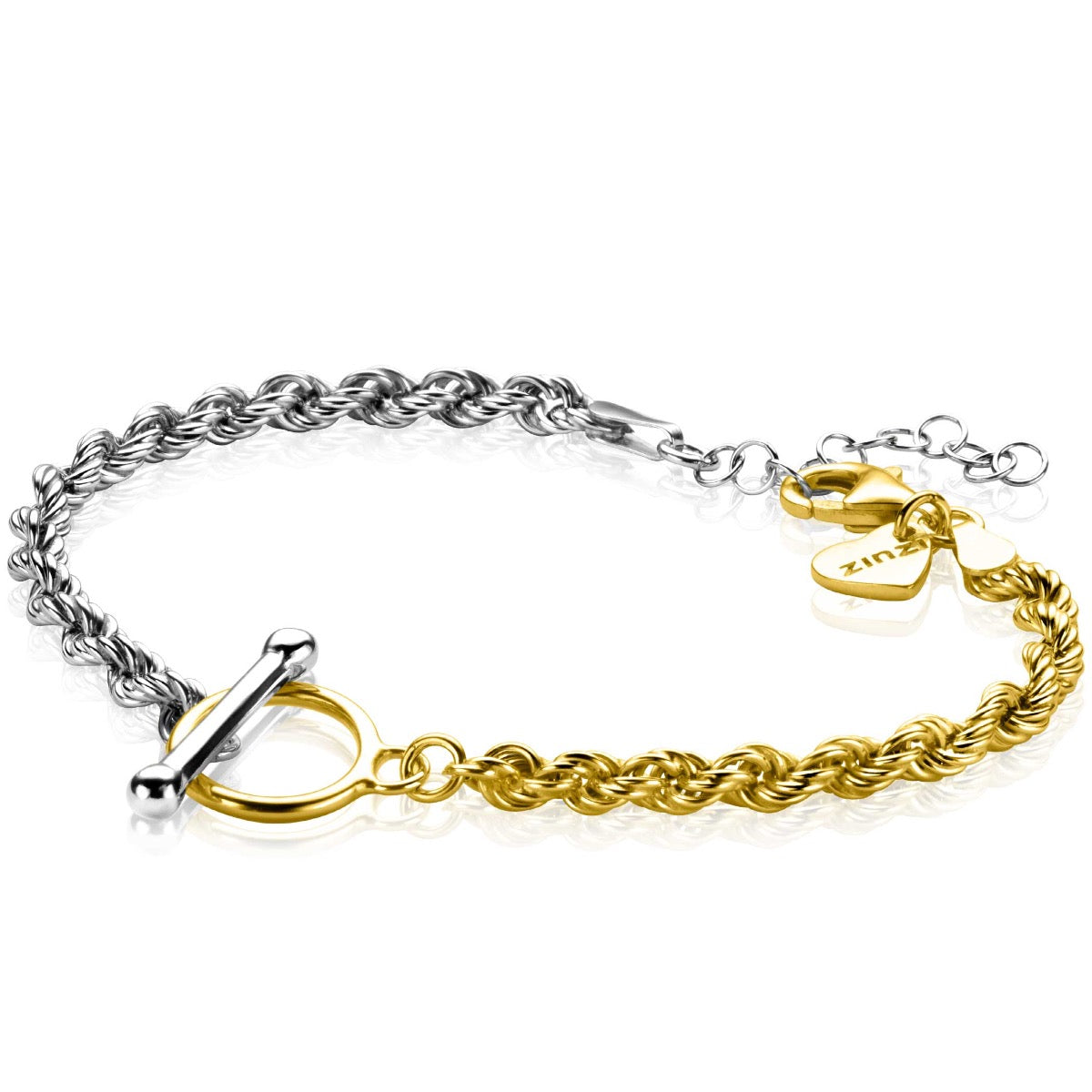 Gouden armband met een gevlochten ontwerp, gecombineerd met zilveren schakels en een sluiting in de vorm van een ring.