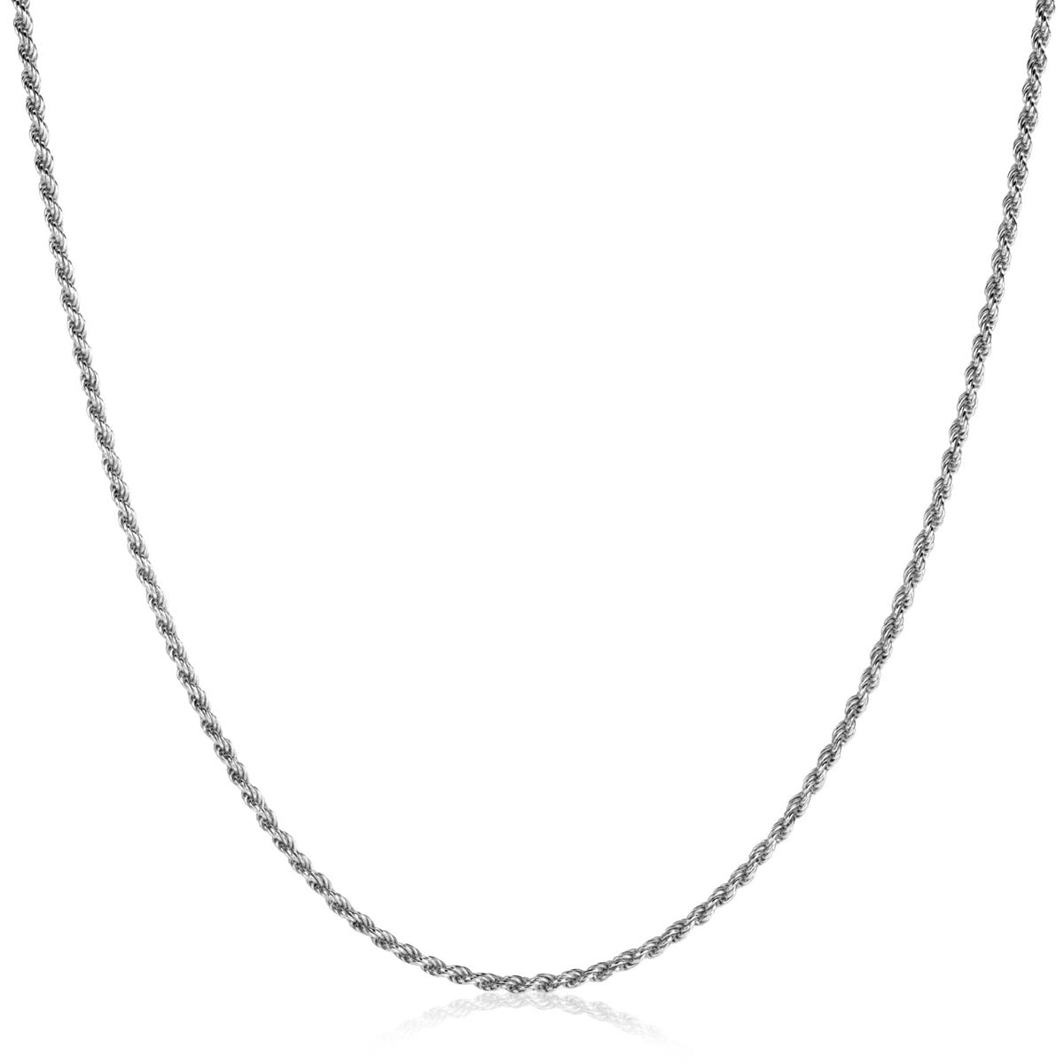 Zilveren ketting met gedraaide schakelstructuur, geschikt voor dagelijks gebruik.