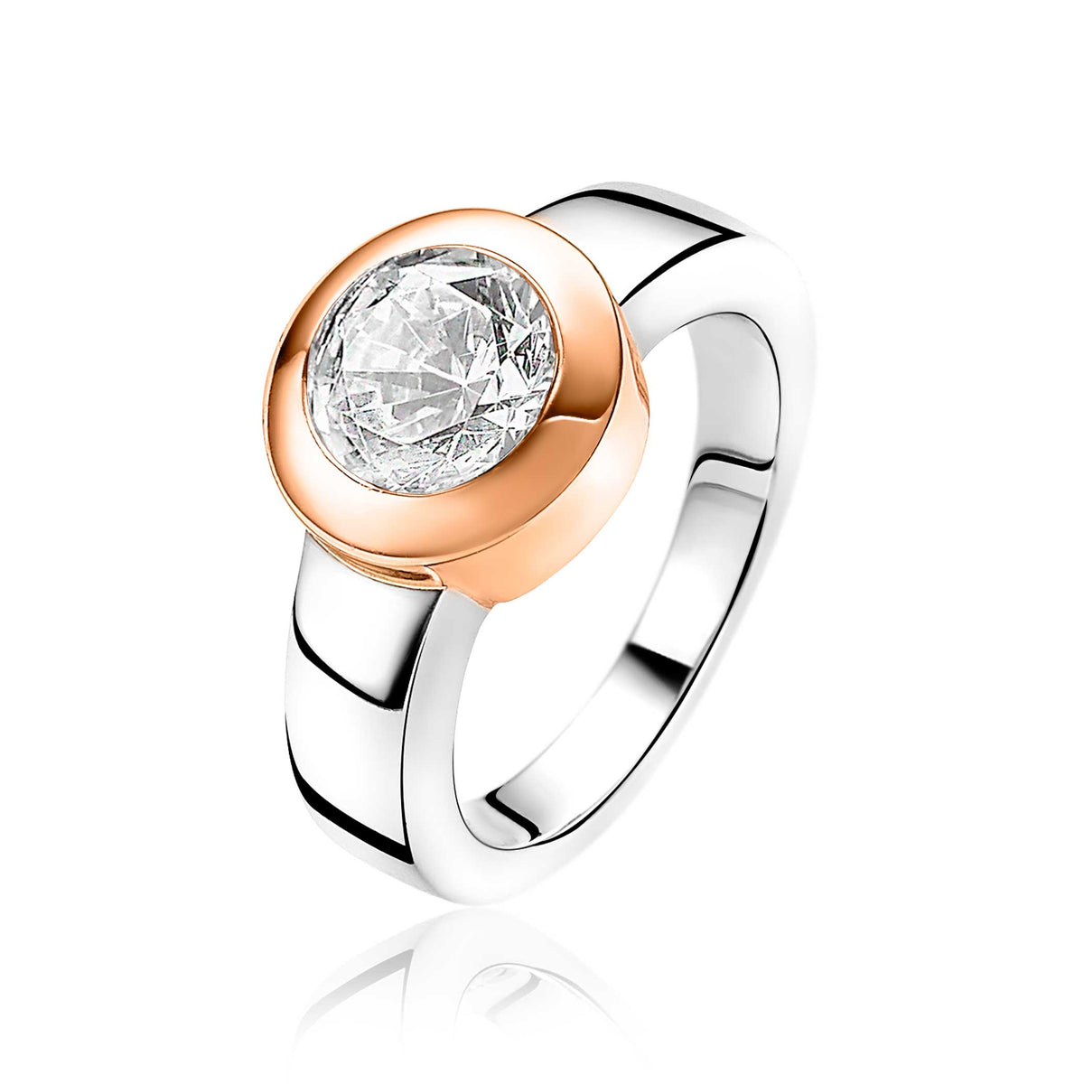 Gouden ring met een grote, ronde, heldere zirconia in een roségouden zetting.