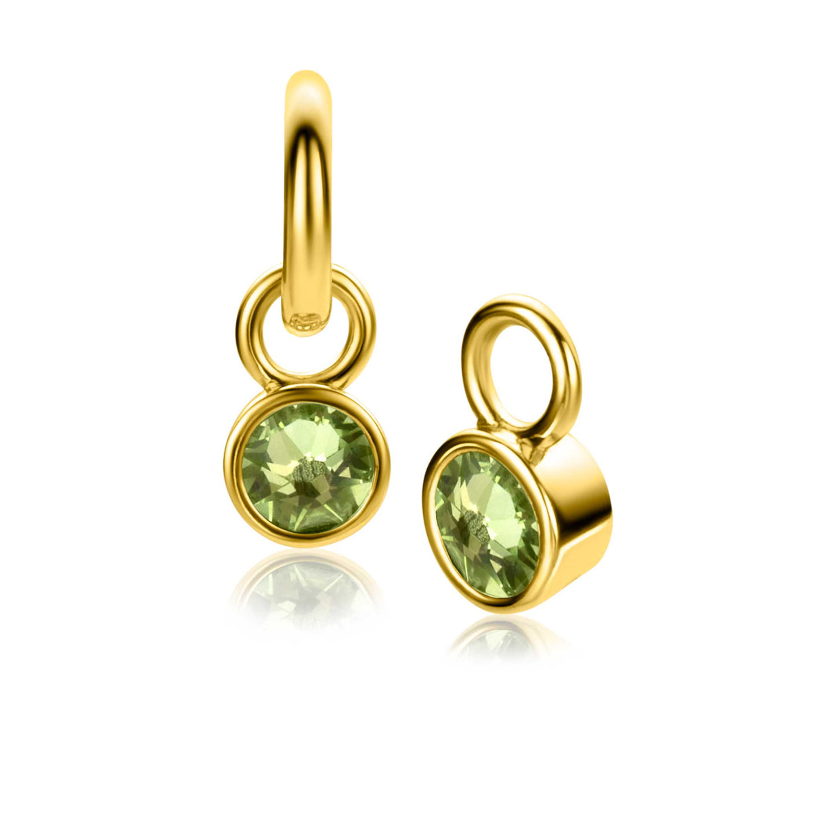 Gouden oorbellen met een ronde, groene steen en een eenvoudige hangende schakel.