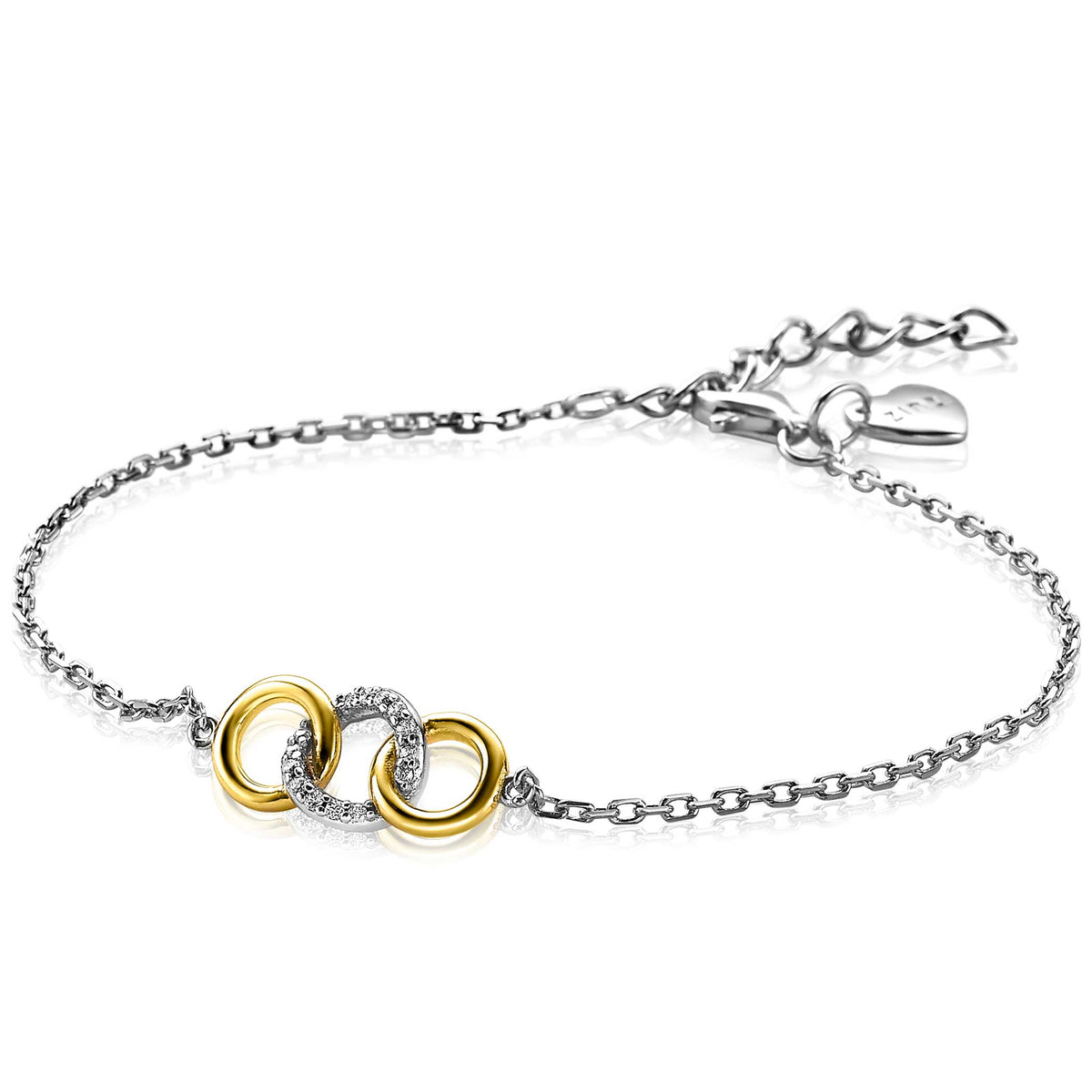 Gouden armband met twee verstrengelde ringen, een in goud en een met zilveren afwerking, op een fijne ketting.