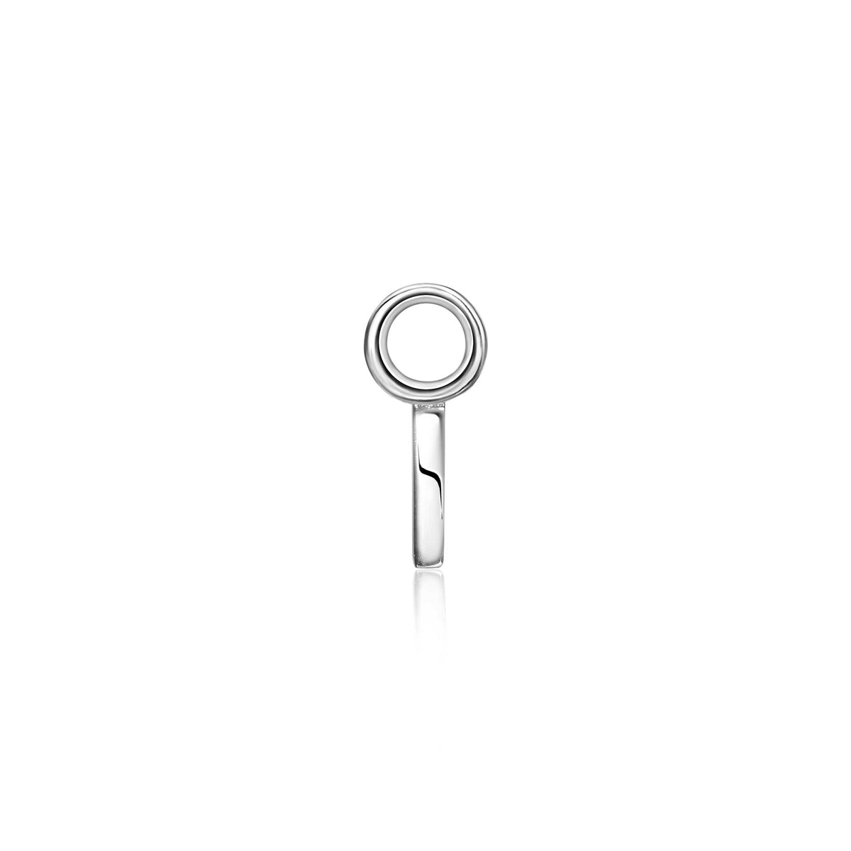 Zilveren oorbellen met een ronde schijf en een strakke, minimalistische vorm.