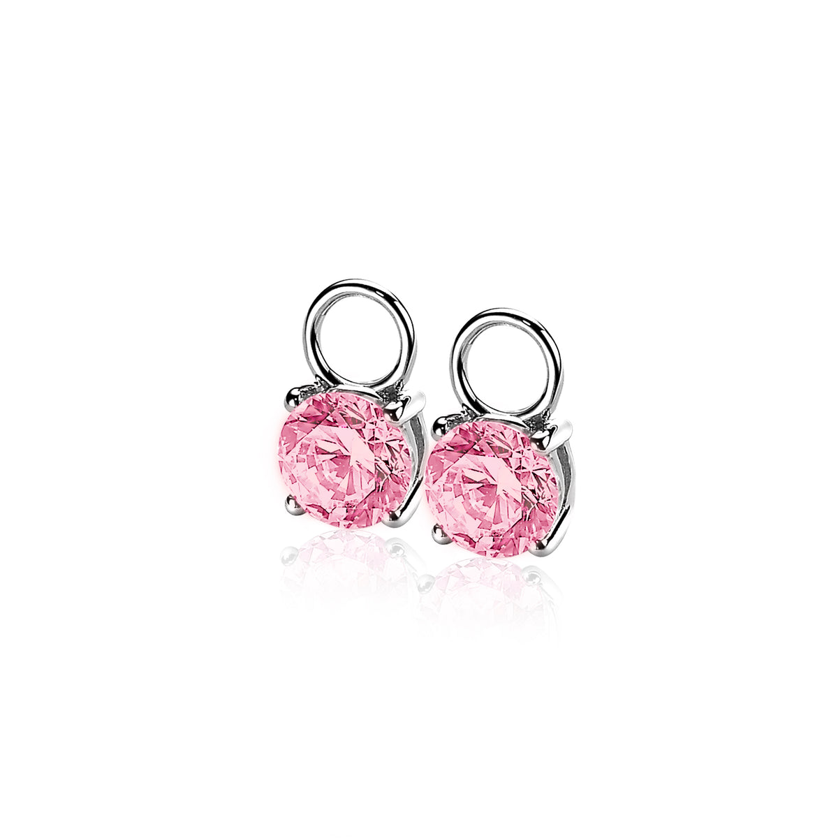 Zilveren oorbellen met roze stenen in een ronde zetting.