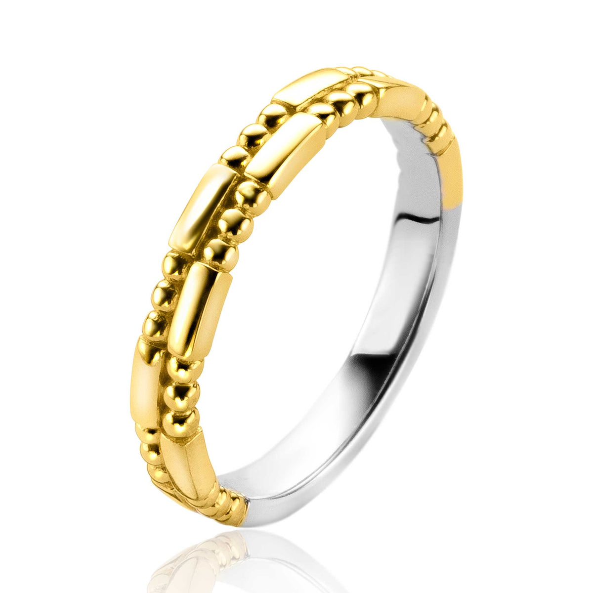 Gouden ring met een combinatie van gladde en bolle elementen in een moderne, gestileerde vorm.