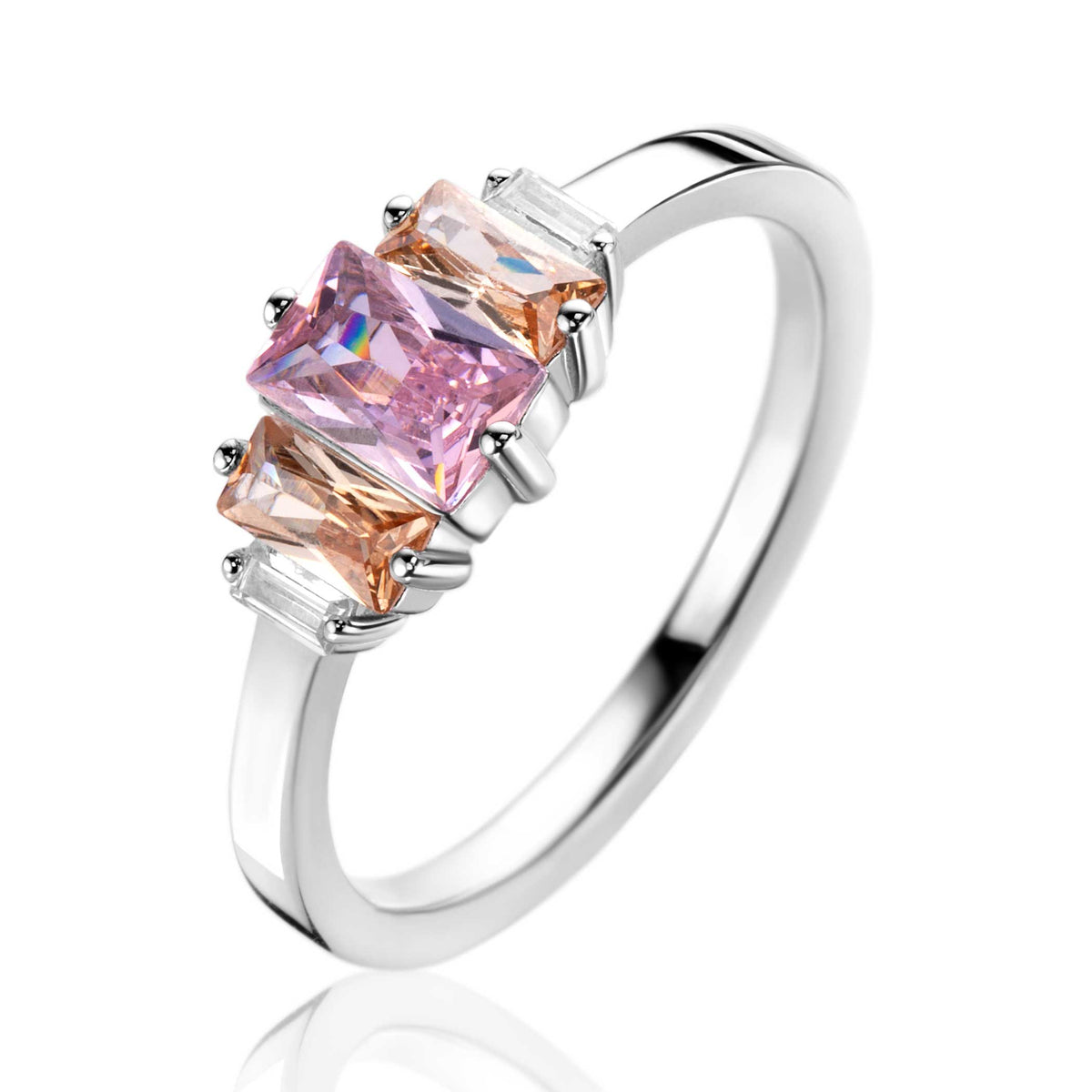 Zilveren ring met drie facetterende stenen in roze en transparant.