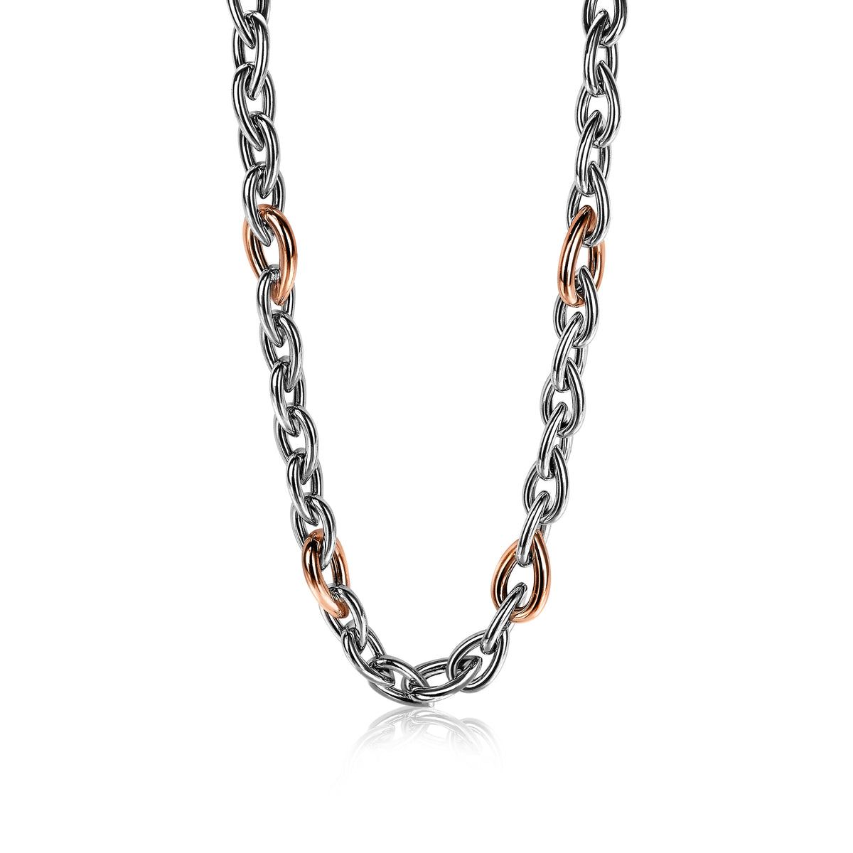 Zilveren ketting met goudkleurige schakels en een glanzende afwerking.