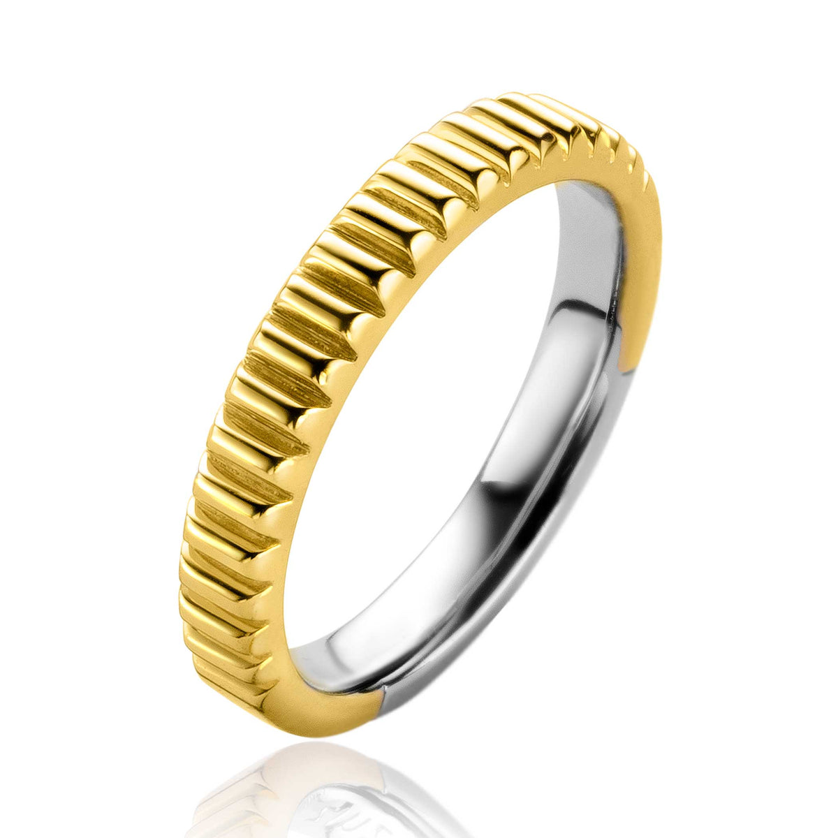 Gouden ring met een gestructureerde, geribbelde afwerking en een glanzende zilveren binnenkant.