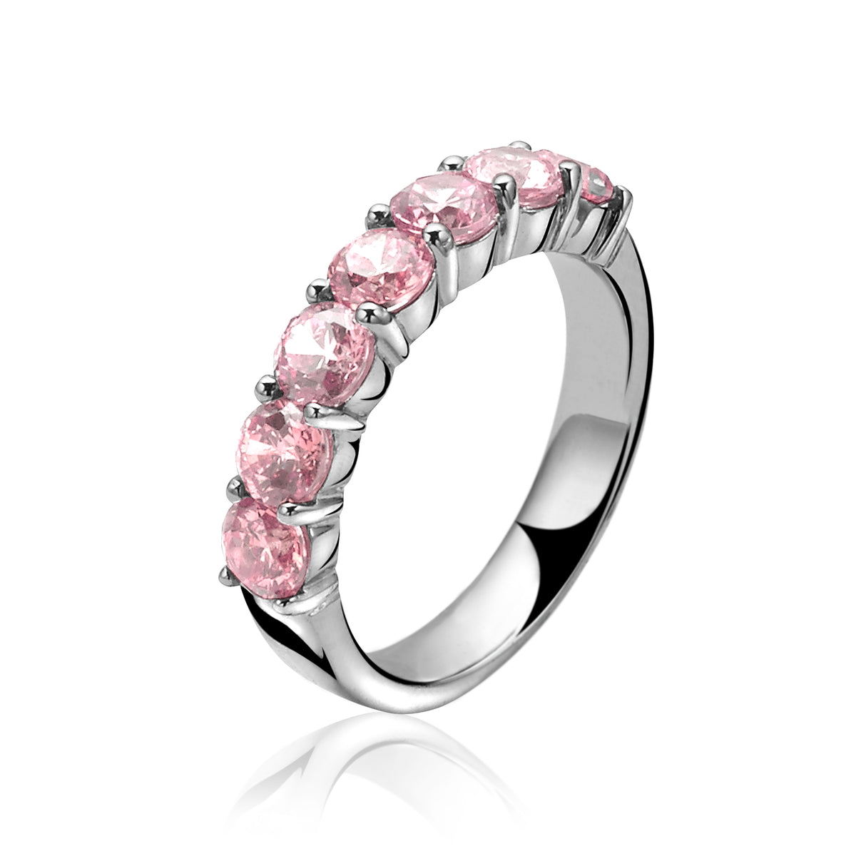 Zilveren ring met acht ronde, lichtroze zirkonia stenen in een rechte rij.