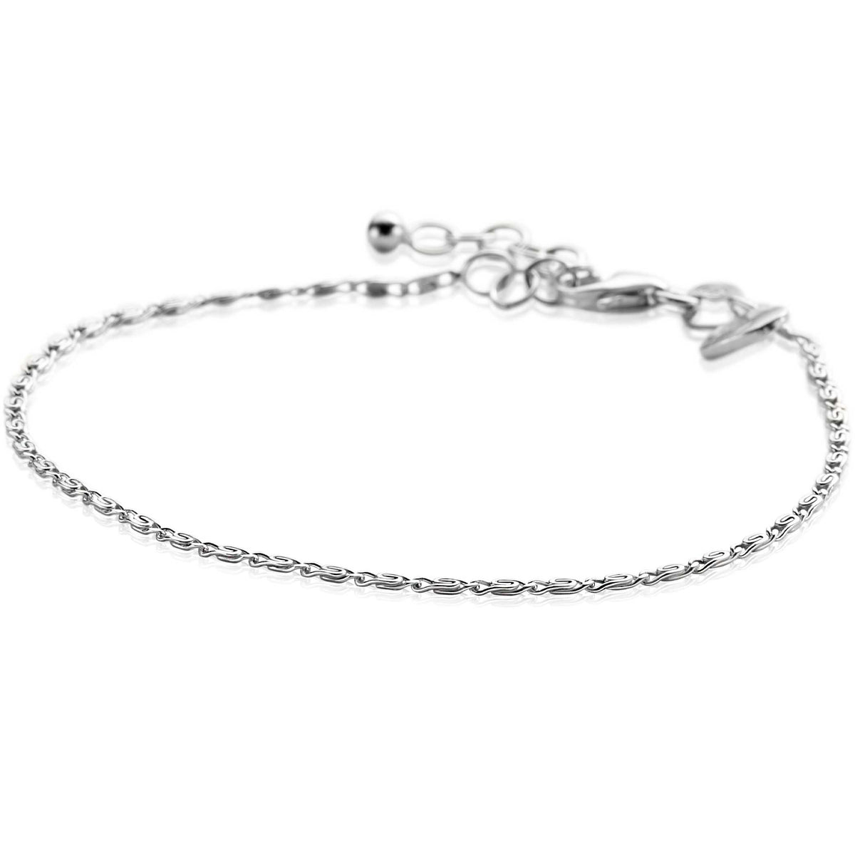 Zilveren armband met een fijne schakelstructuur en een verstelbare sluiting.