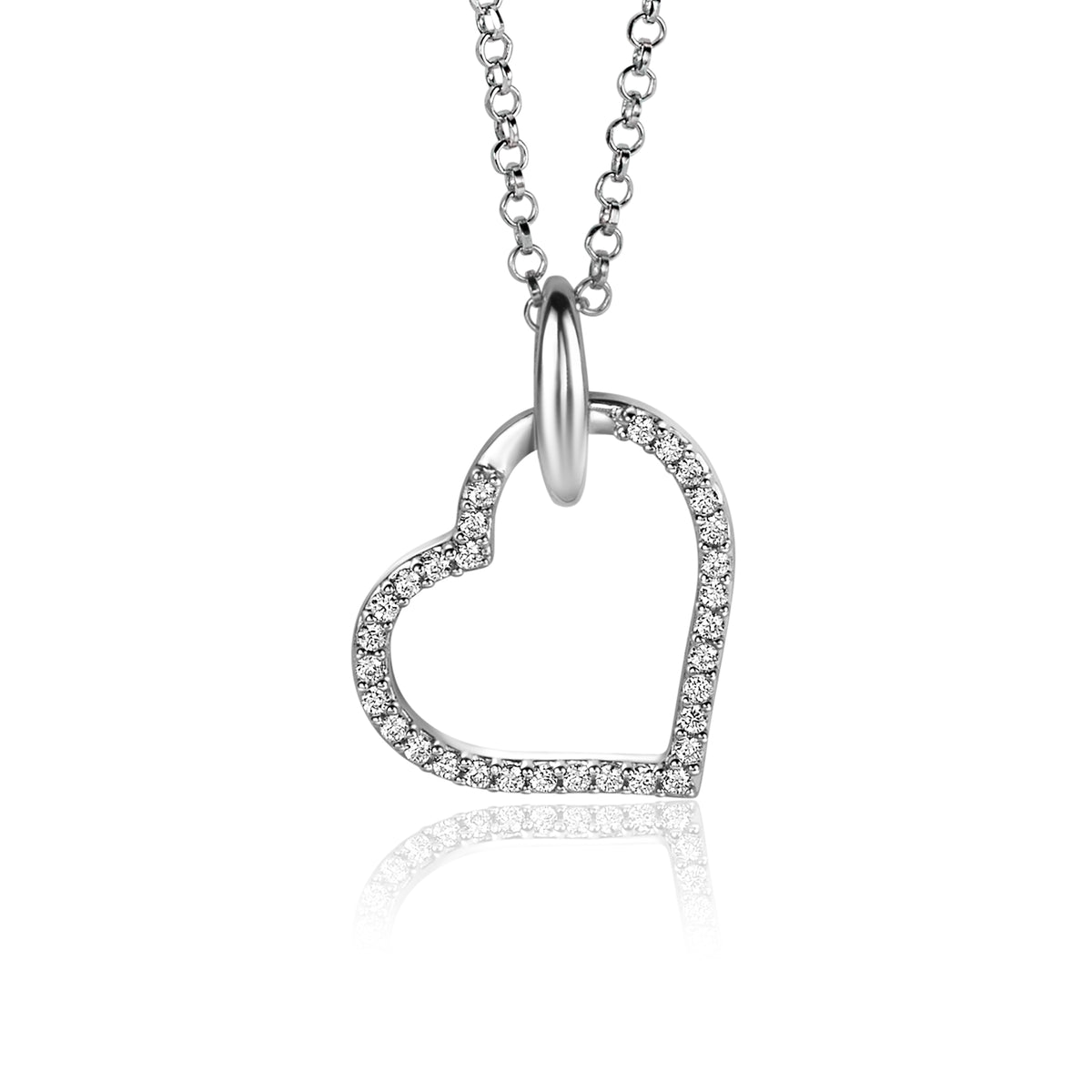 De Zinzi Hangers Zilver ZIH2447 schitteren met een opengewerkt hart, bezet met witte zirkonia's, aan een elegante ketting en fraai gepresenteerd tegen een witte achtergrond.