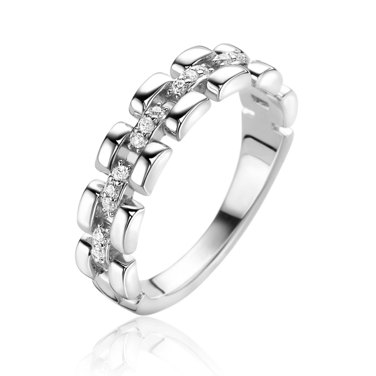 Zilveren ring met een rij van heldere steentjes en een opvallend, golvend ontwerp.