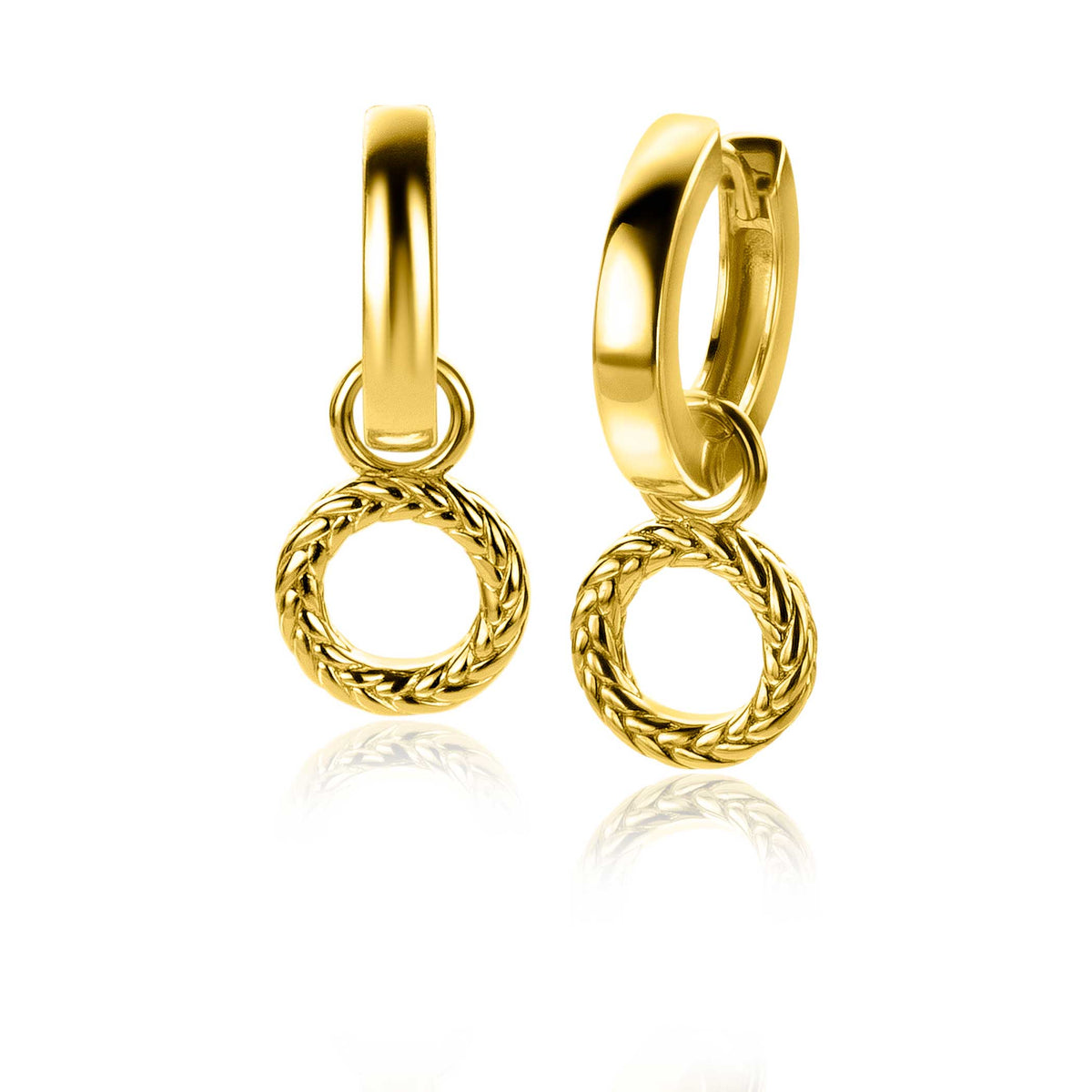 Gouden, vergulde oorbellen met een gevlochten ring als hanger.