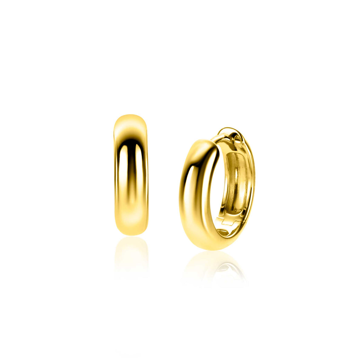 Gouden, glanzende oorbellen met een ronde, gedurfde vorm en een eenvoudige sluiting.