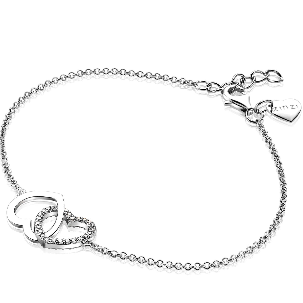 Zilveren armband met twee overlappende harten en een verstelbare sluiting.