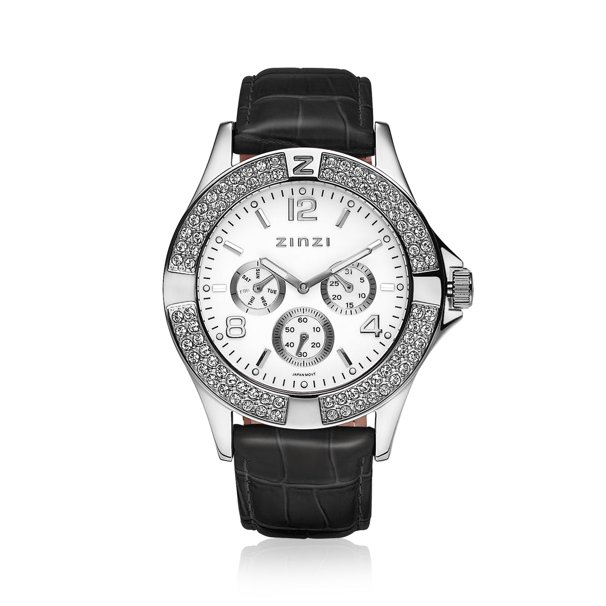 Zilverkleurig horloge van staal met witte wijzerplaat, zwarte leren band en fonkelende steentjes rond de bezel.