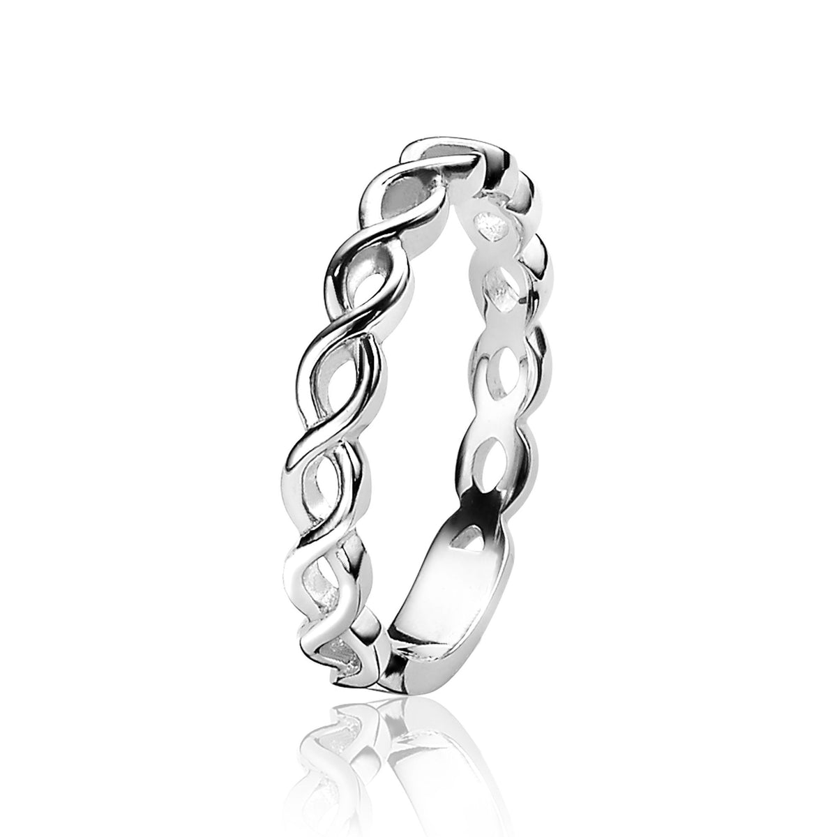 Zilveren ring met een golvend ontwerp en openingen in een moderne stijl.