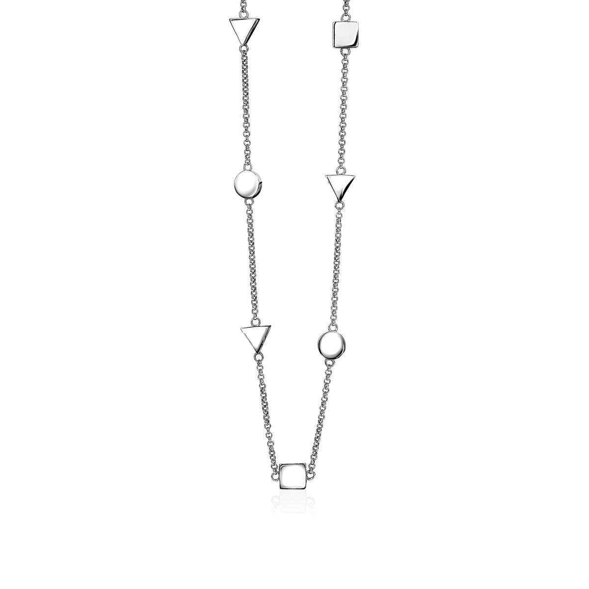 Zilveren ketting met geometrische vormen in driehoekige, ronde en vierkante schakels.