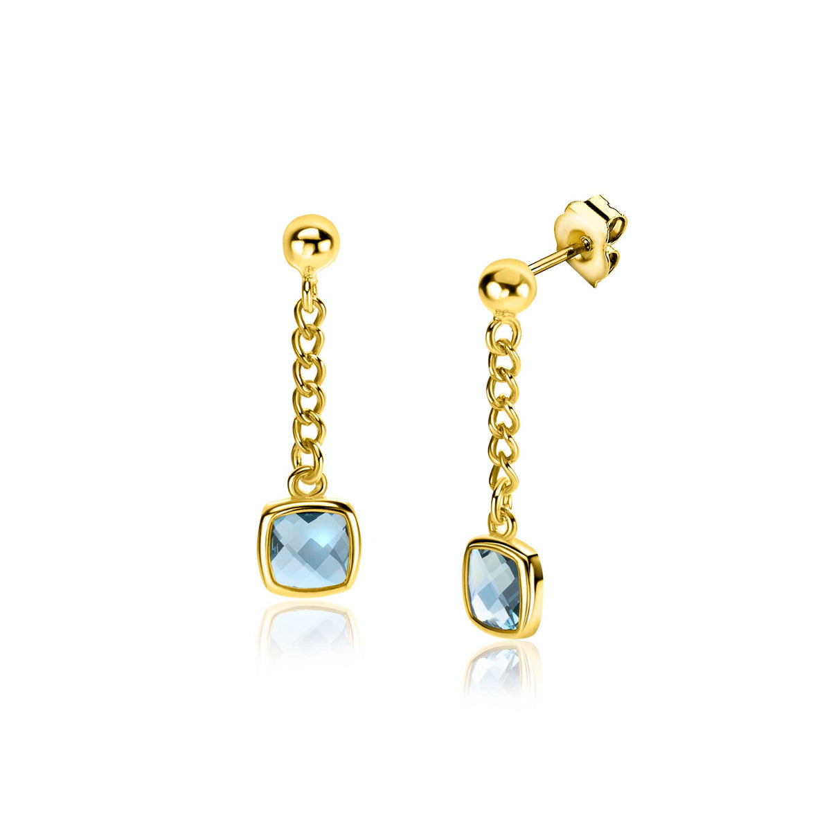 Gouden oorbellen met een blauwe steen, hangend aan een ketting.