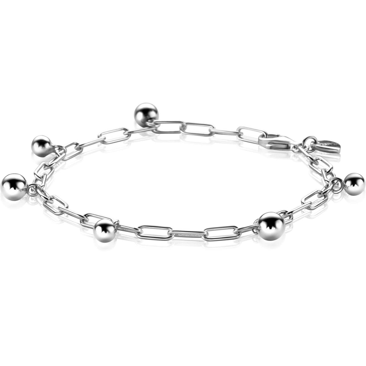 Zilveren armband met schakelstructuur en ronde bolletjes als opvallende details.