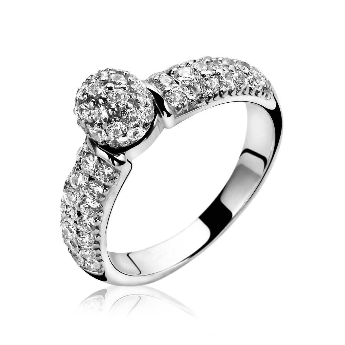 Zilveren ring met een ronde, sprankelende zirkonia en een band bezet met kleine steentjes.