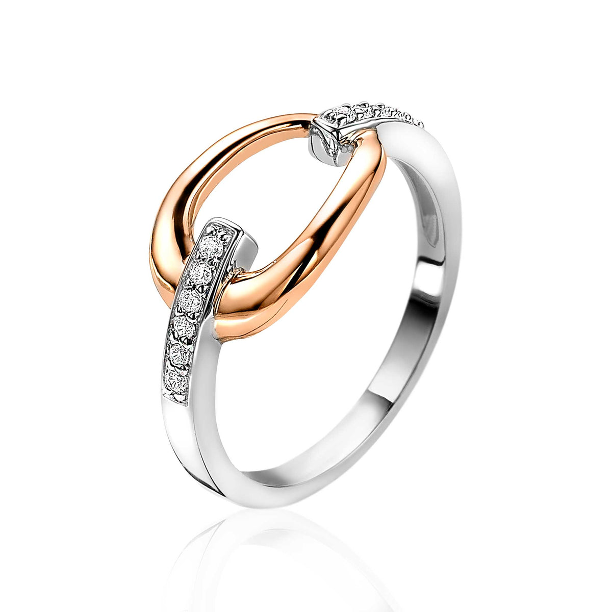 Gouden ring met een roségouden en zilveren twist, versierd met heldere steentjes.