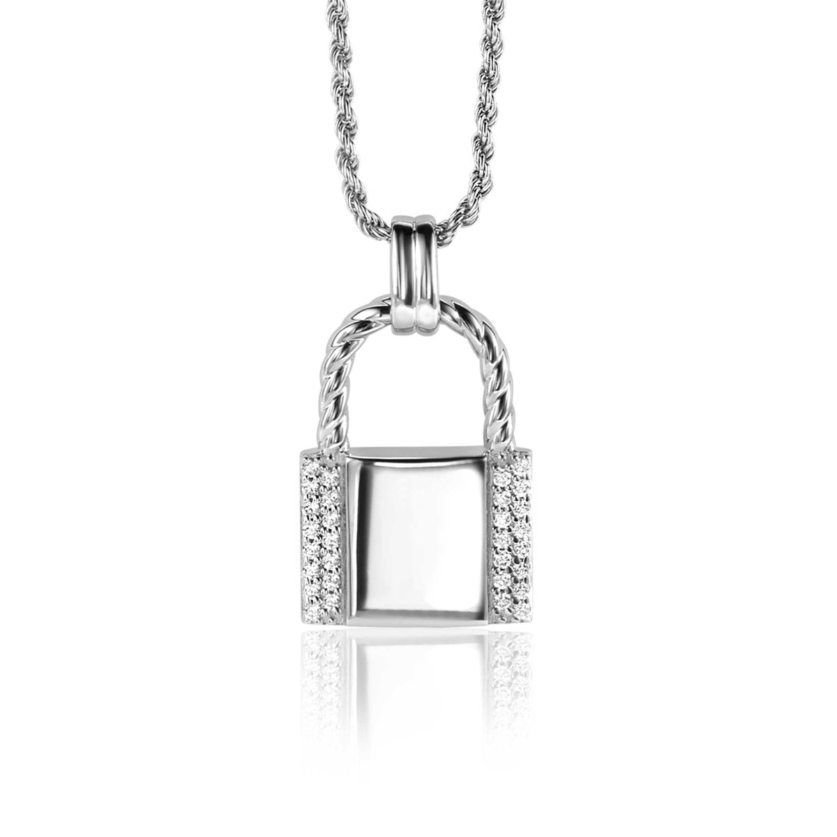 Zilveren hanger in de vorm van een hangslot met glinsterende steentjes en een gedraaide ketting.