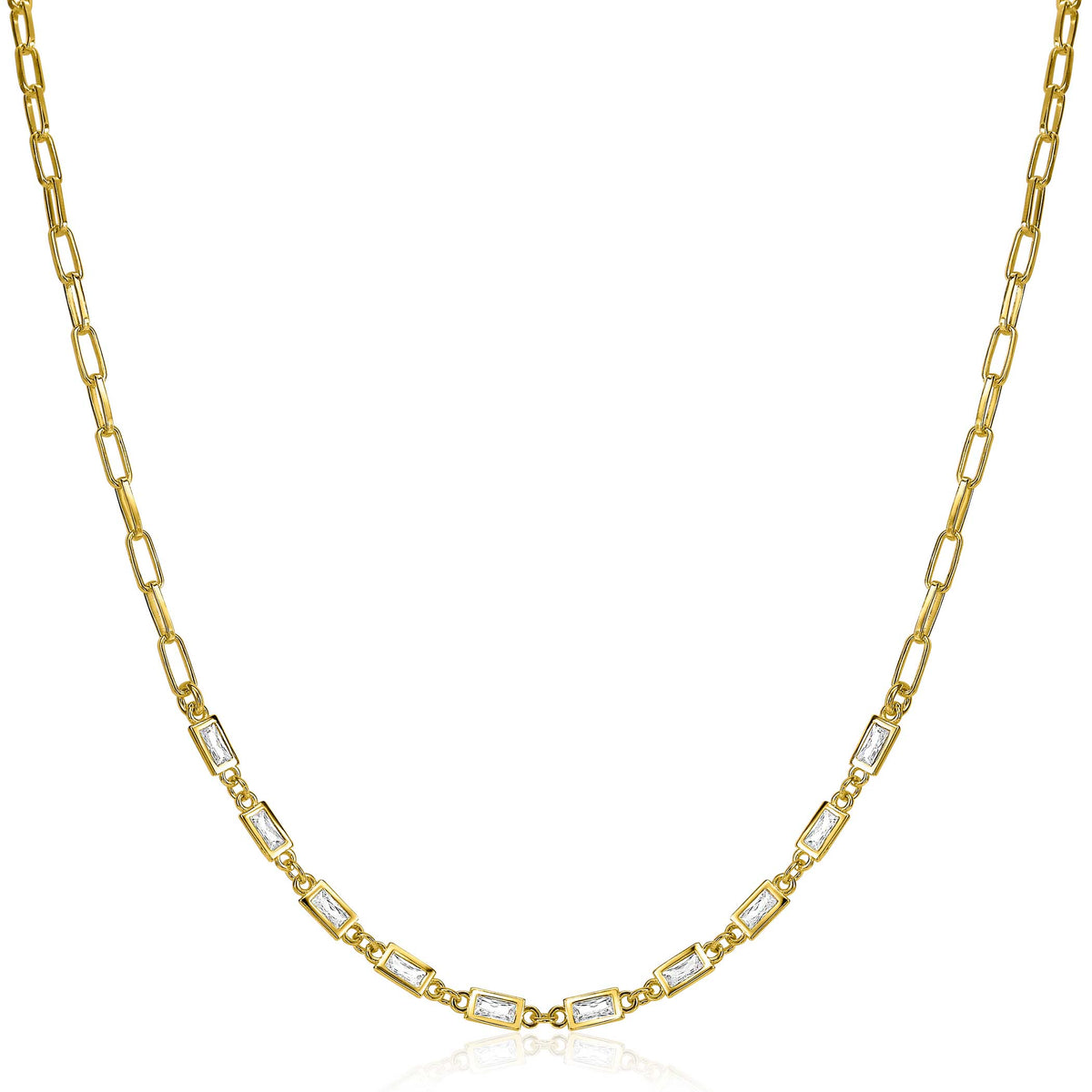 Gouden ketting met een schakelontwerp en heldere, rechthoekige steentjes.