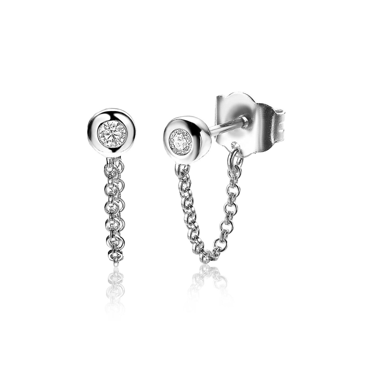 Zilveren oorbellen met een ronde stud en een kettingdetail met kleine bolletjes.