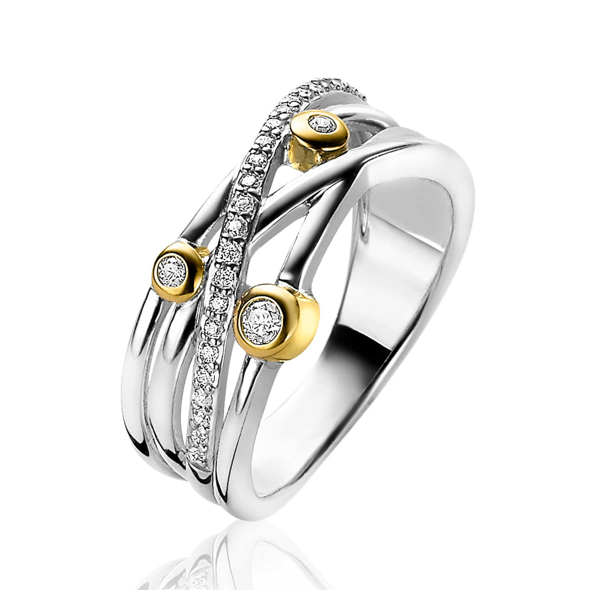 Zilveren ring met gouden accenten, bezet met sprankelende steentjes en een moderne, gedraaide vorm.