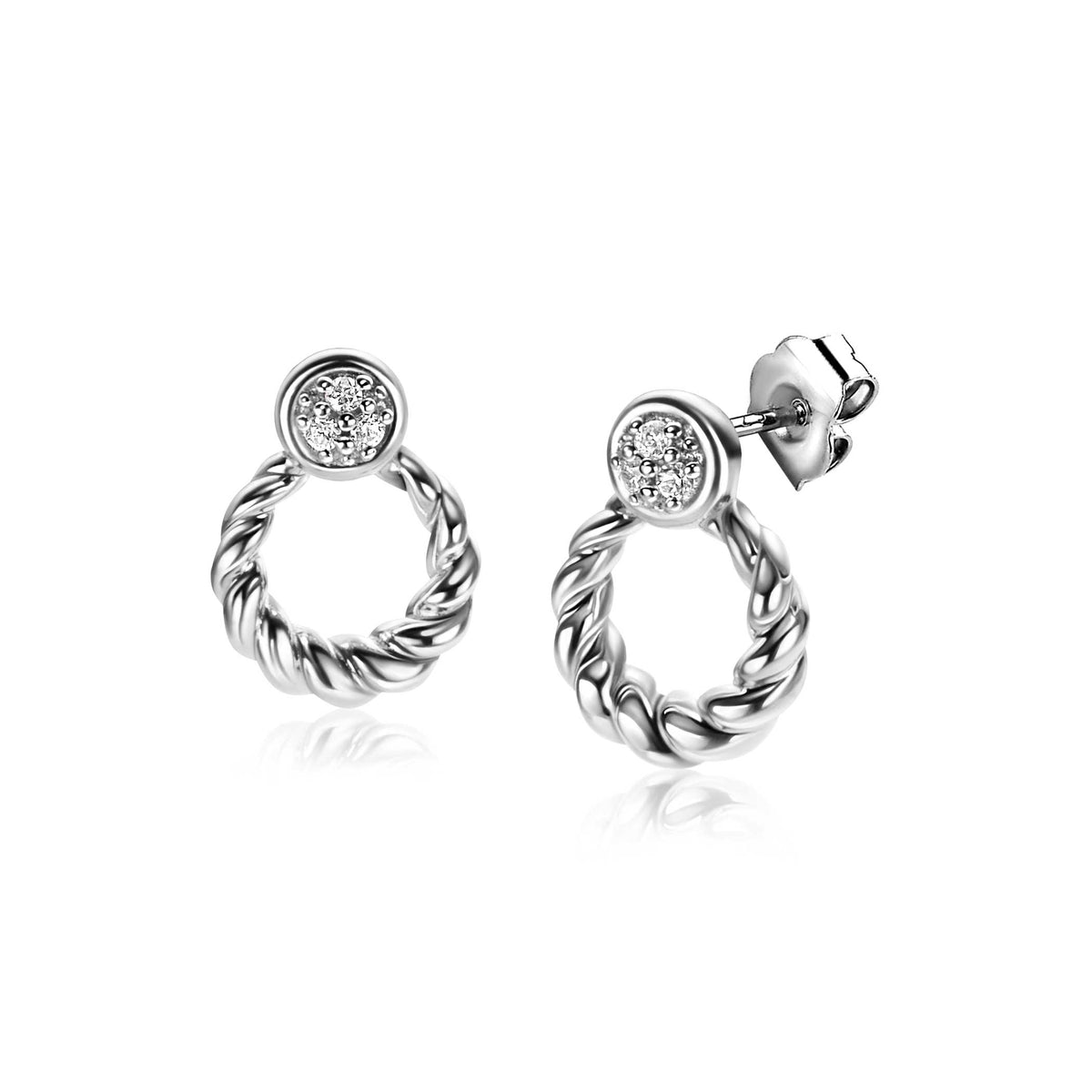 Zilveren oorbellen met een gedraaide ring en een heldere steen bovenaan.