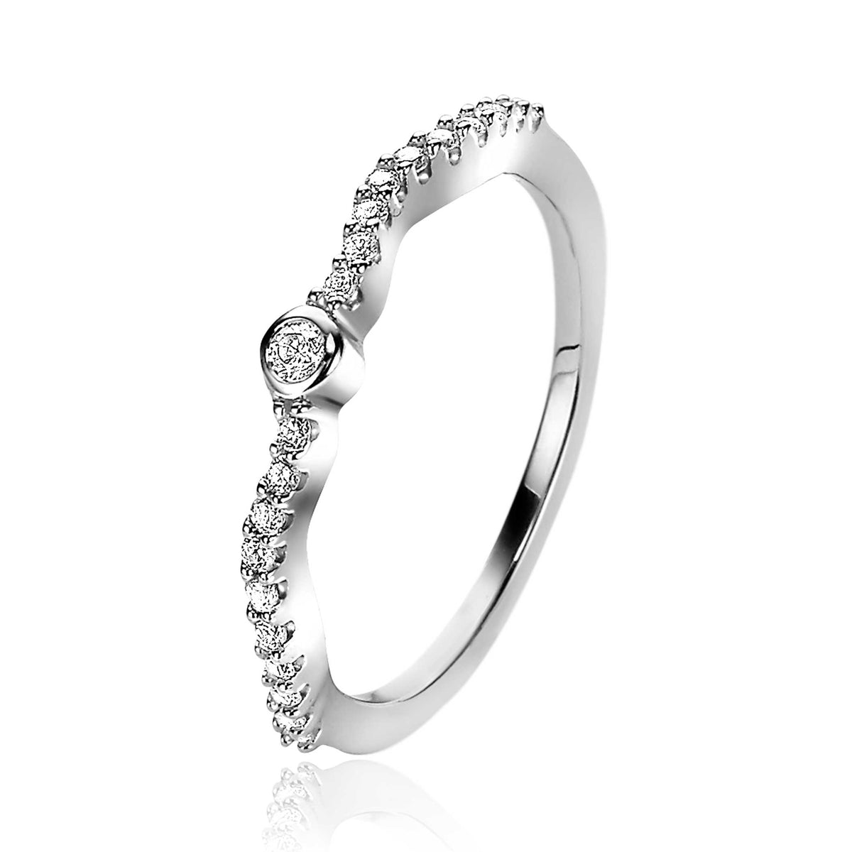 Zilveren ring met een golvende vorm, bezet met kleine heldere zirkonia steentjes en een centrale steen.