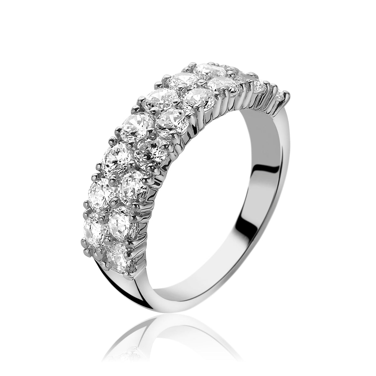 Zilveren ring met meerdere heldere zirkonia's in een golvende setting.