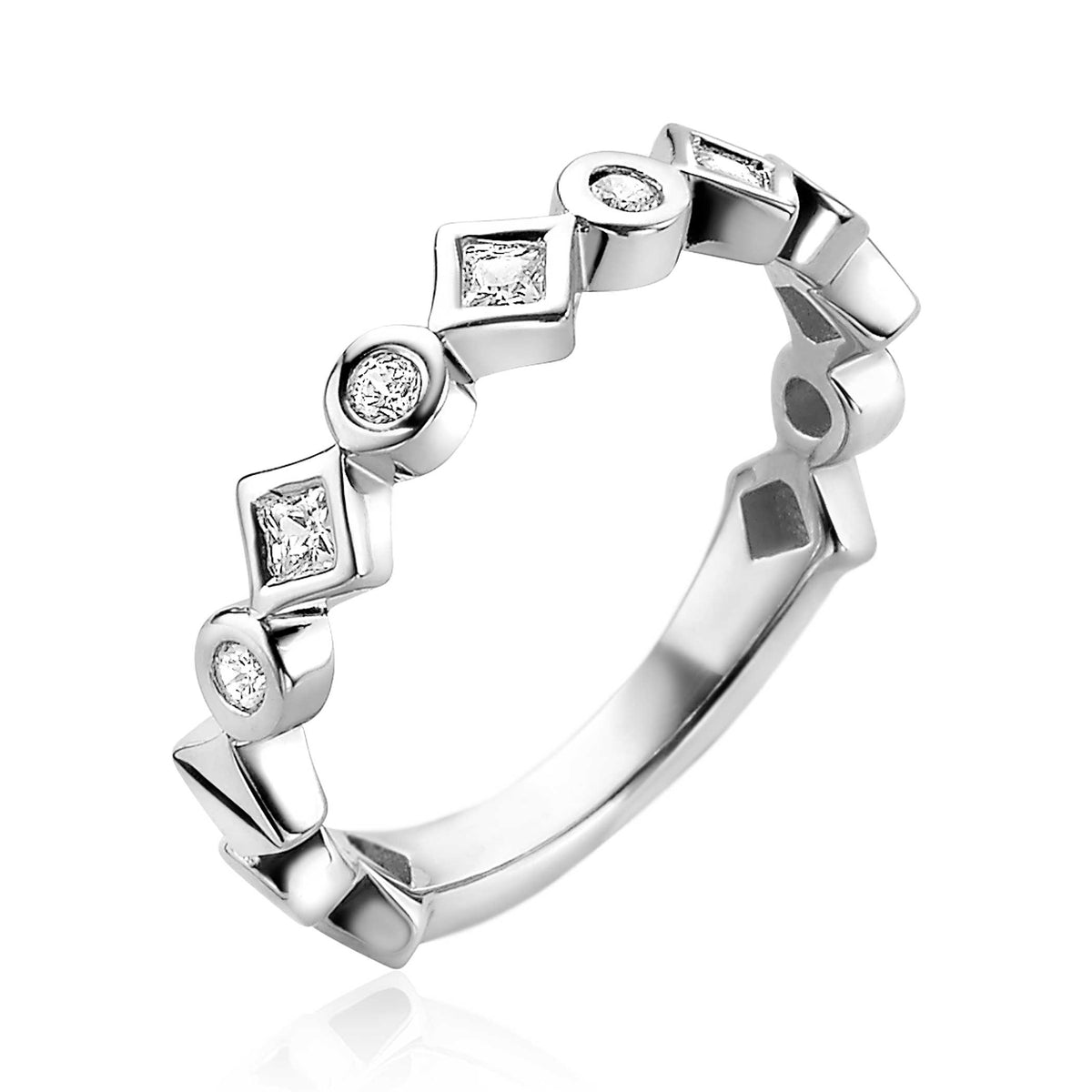 Zilveren ring met geometrische vormen en sprankelende zirkonia-steentjes.