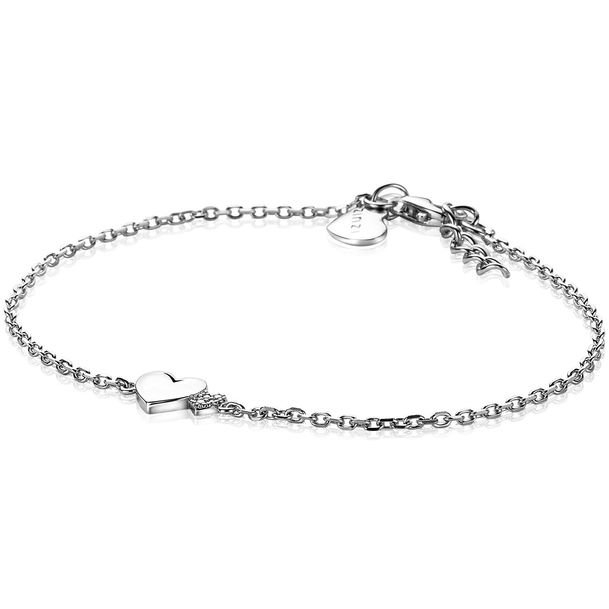 Zilveren armband met hartjesbedel en fijne schakelketting.