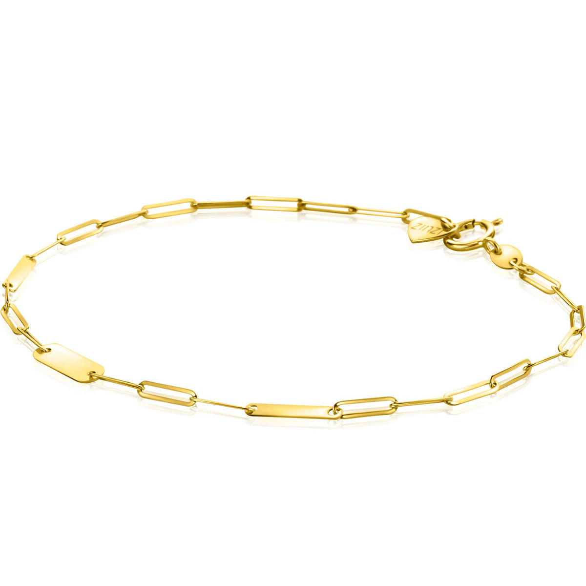 Gouden armband met een schakelpand en een karabijnsluiting.