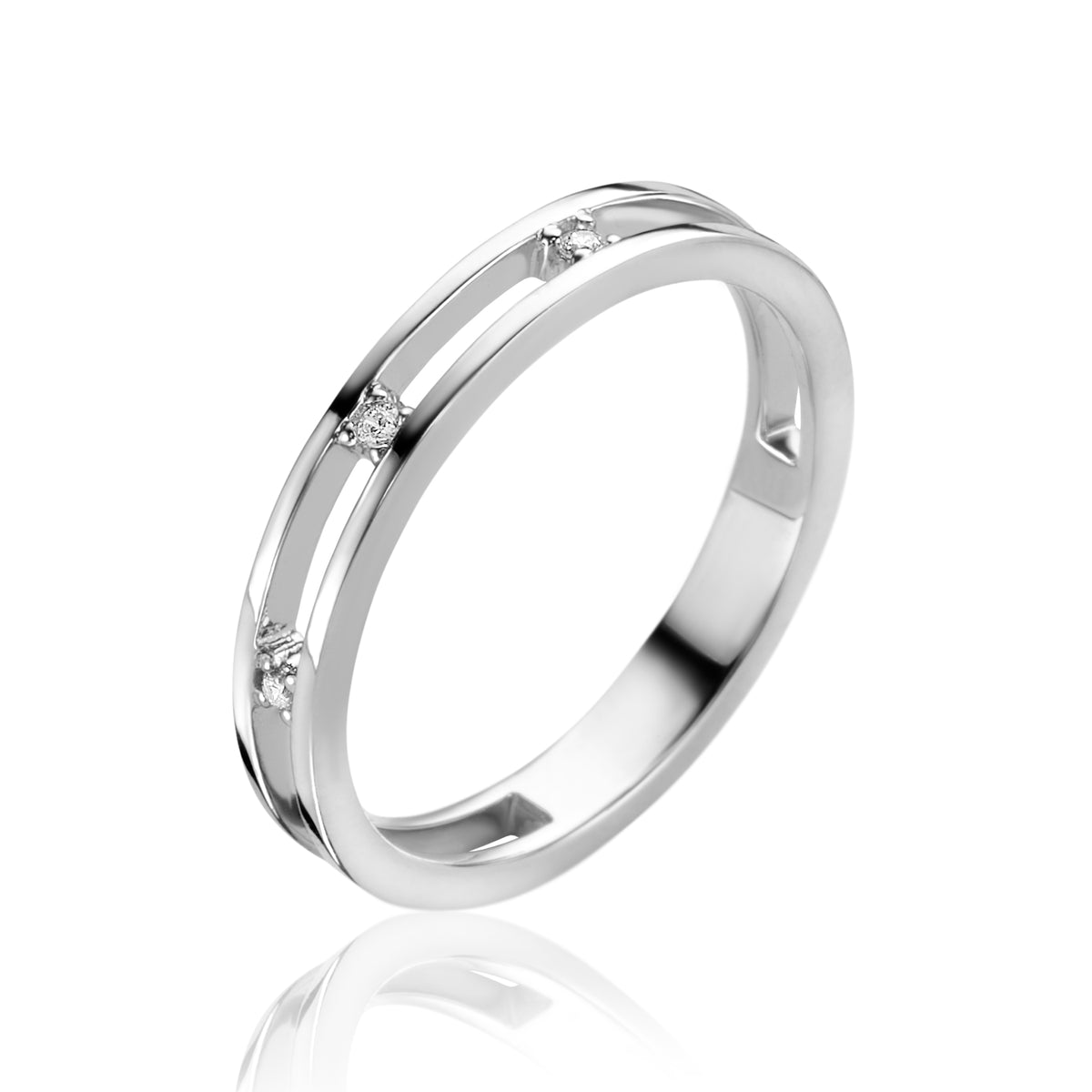 Zilveren ring met drie kleine steentjes en een strakke, moderne afwerking.
