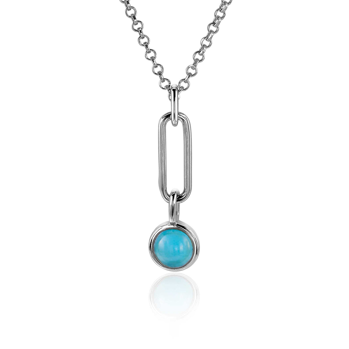 Zilveren hanger met een ronde, lichtblauwe steen aan een schakelketting.