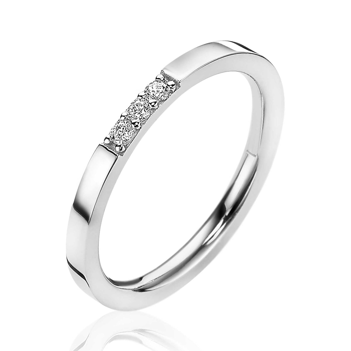 Zilveren ring met een strakke vorm en vijf kleine, heldere steentjes aan de zijkant.